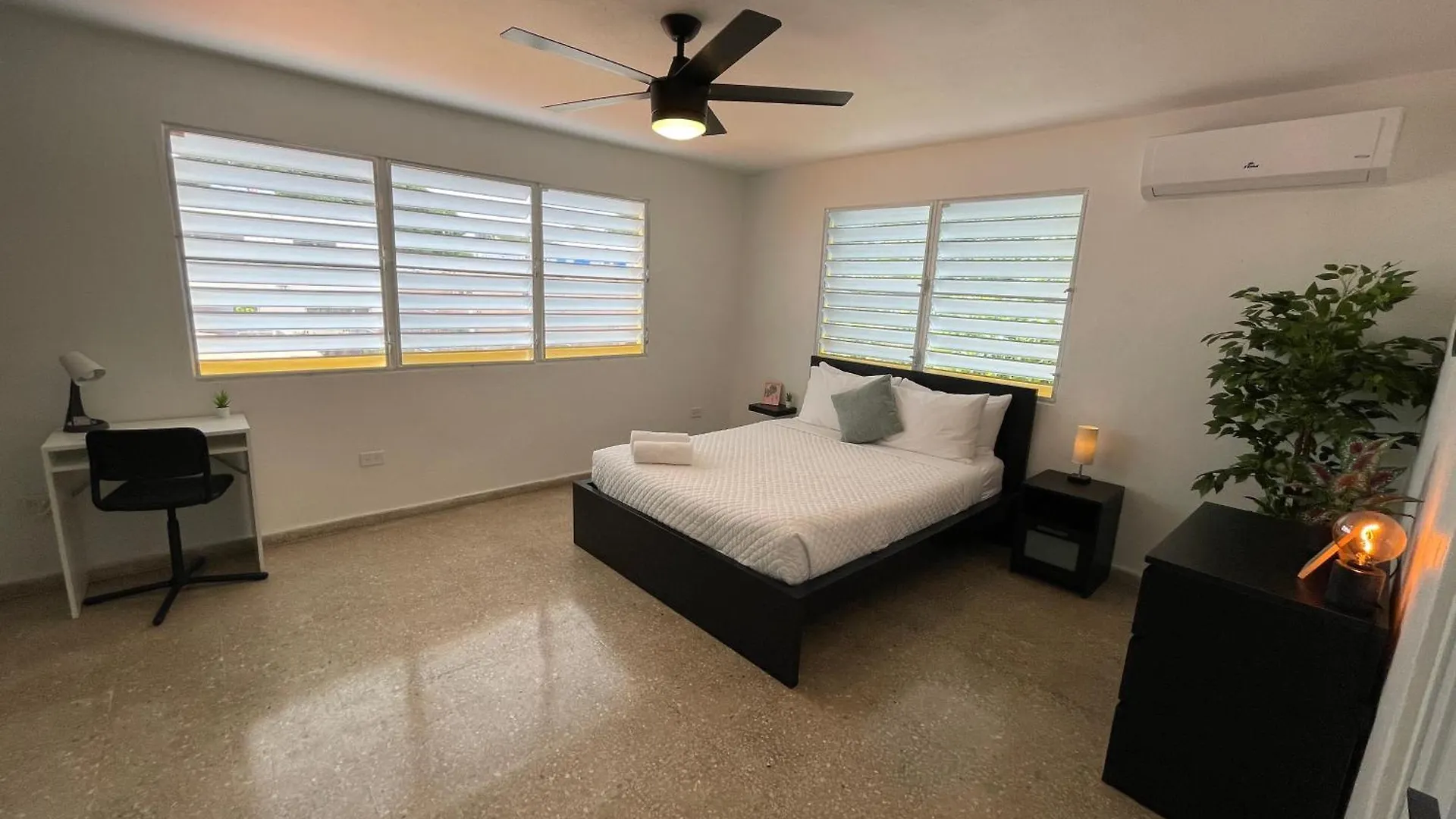 Mont Residence Offering A Loft And 3 Bedroom Apartment Steps From The Ferry 비에케스 푸에르토리코