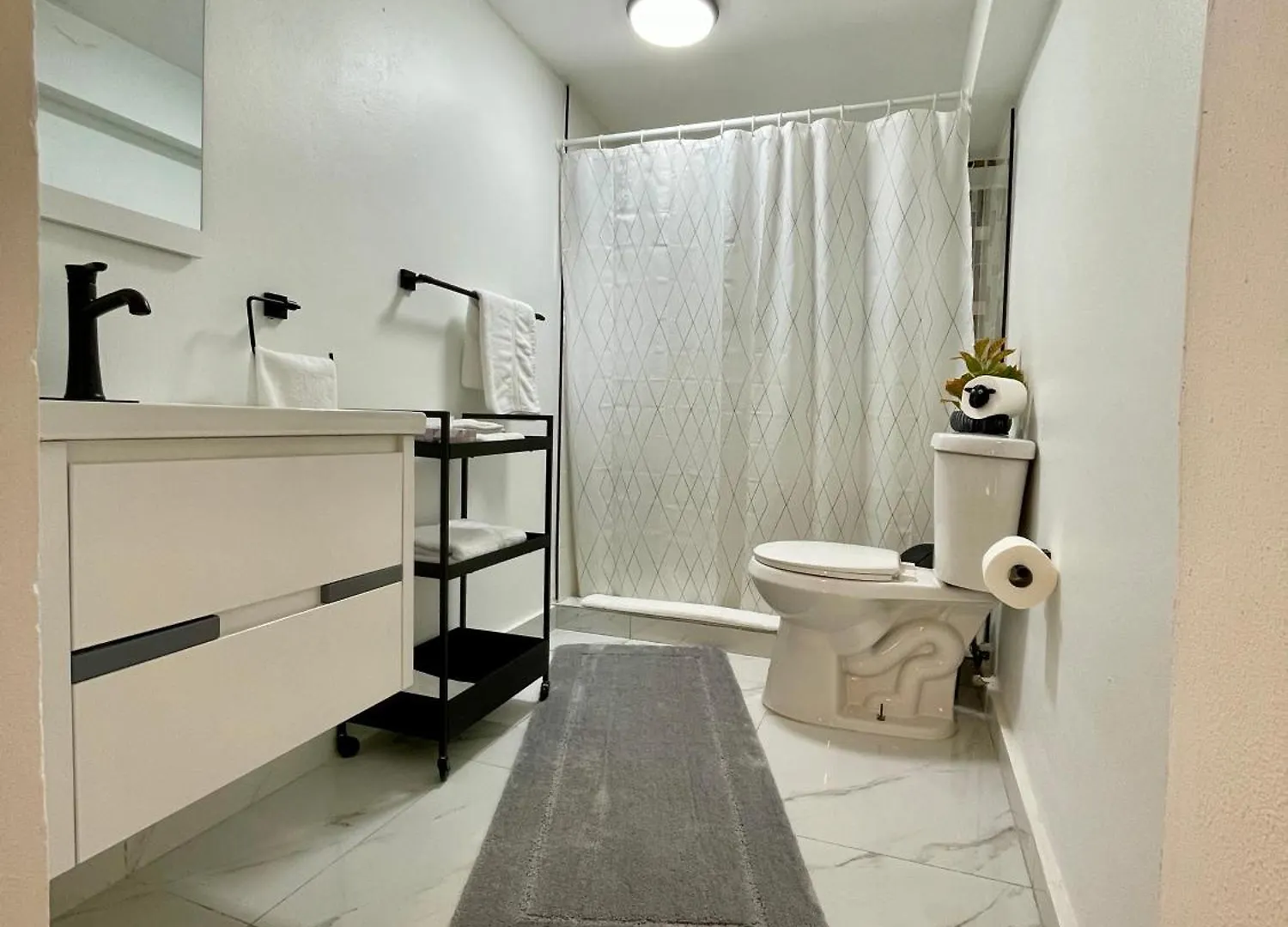 Mont Residence Offering A Loft And 3 Bedroom Apartment Steps From The Ferry 비에케스 0*,  푸에르토리코